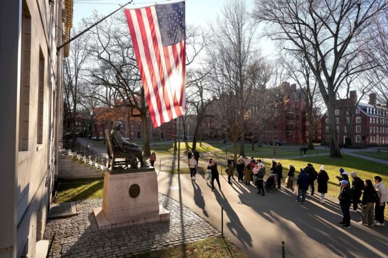 Canvas Outage Disrupts College Finals for Students